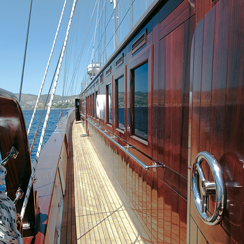 farbloses imprägnierendes Öl glänzend