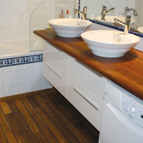 gesättigter und intesivierter Holzton